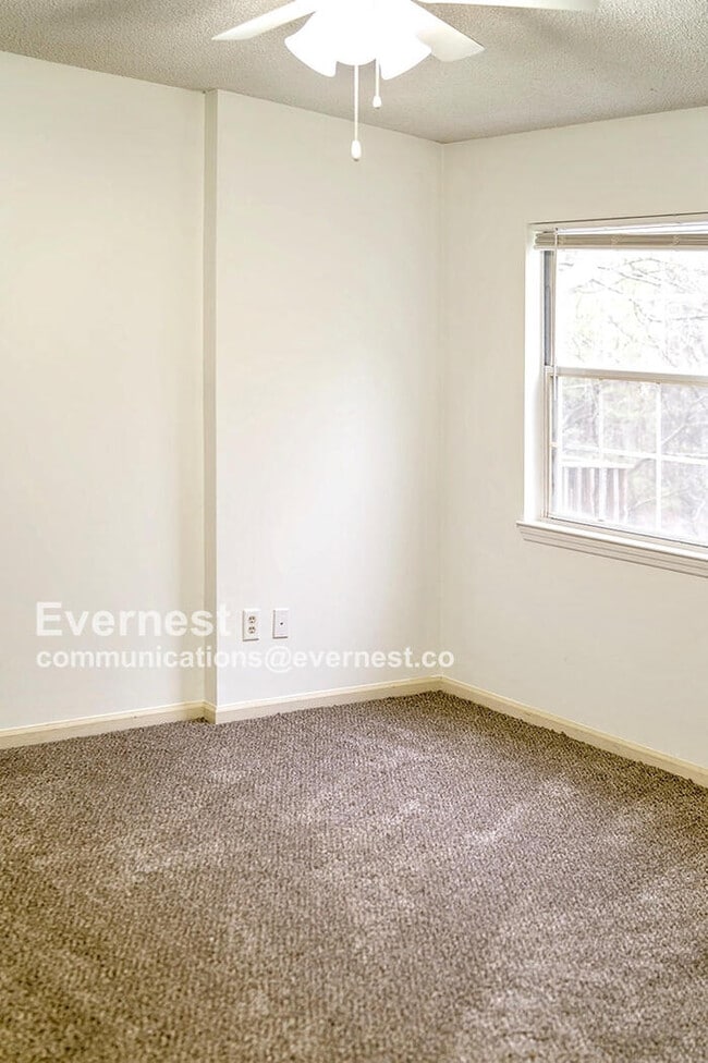 Building Photo - 4811 Brighton Ln