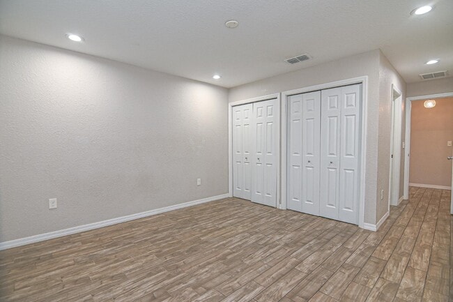 Building Photo - 540 Calla Pl