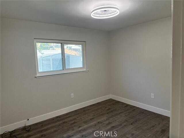 Building Photo - 1488 Bussey St W