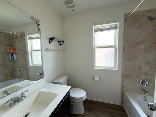 Building Photo - 21417 Wilmiller Ln