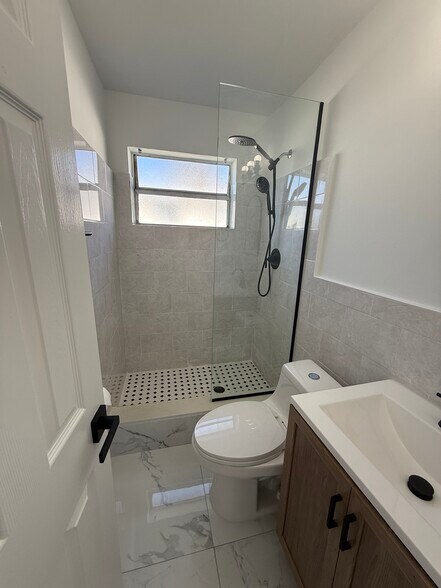 Building Photo - 1225 NW 2nd St