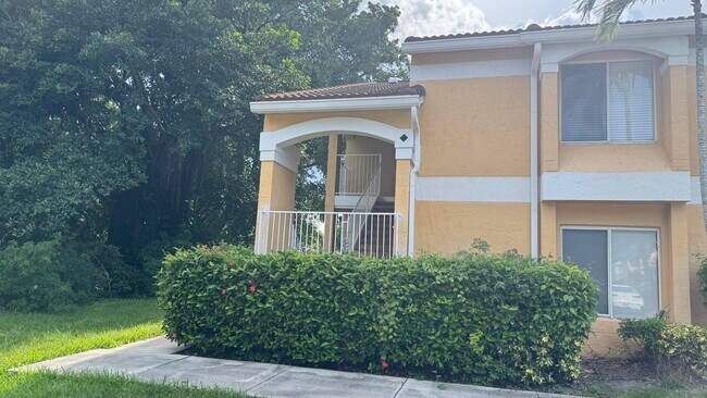 Building Photo - 2662 NW 33rd St