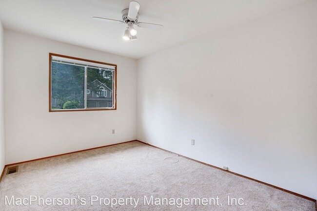 Building Photo - 4 br, 2.5 bath House - 24337 SE 43rd Pl