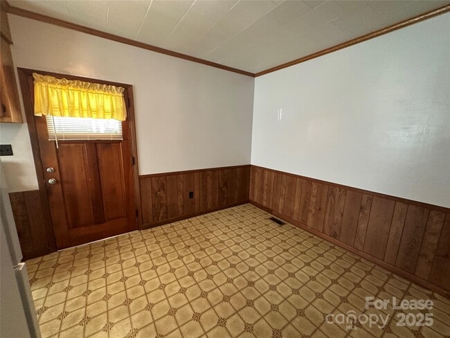 Building Photo - 4537 Burton Ln