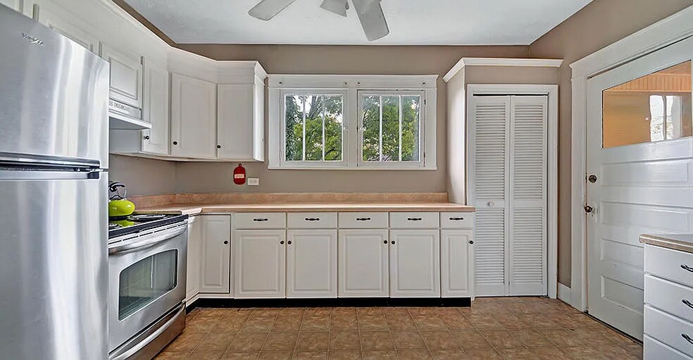 Building Photo - 3115 Pacific St