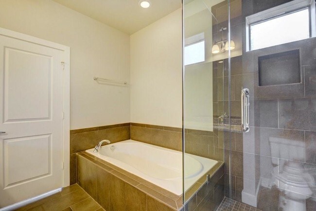 Building Photo - 304 W Alpine Rd