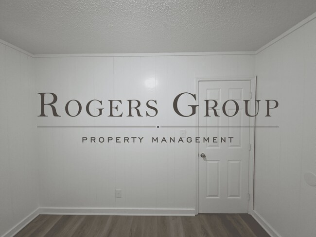 Building Photo - #450 - 109-111 Carter St Duplex