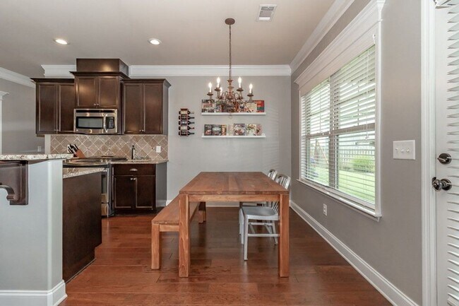 Building Photo - 5461 Everlook Cir