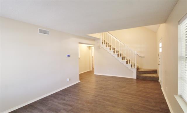 Building Photo - 900 Valley Ridge Dr