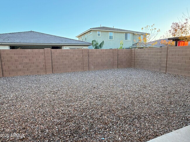 Building Photo - 10849 E Thunderbolt Ave