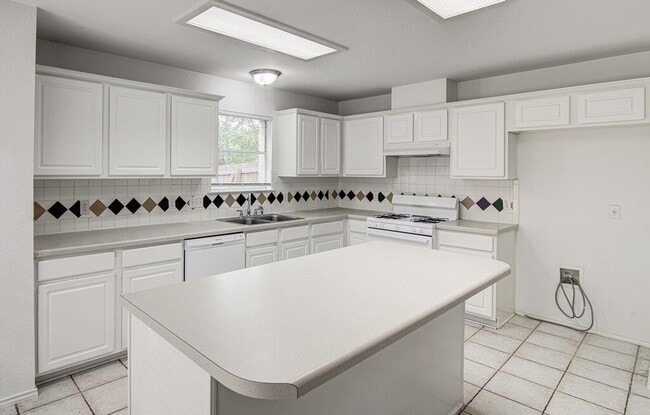 Building Photo - 4300 Companeros Way