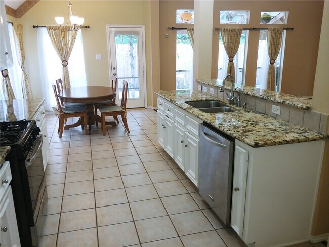 Building Photo - 3519 Deerbrook Ct