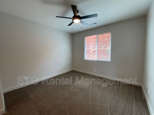 Building Photo - 840 Twin Lakes Dr