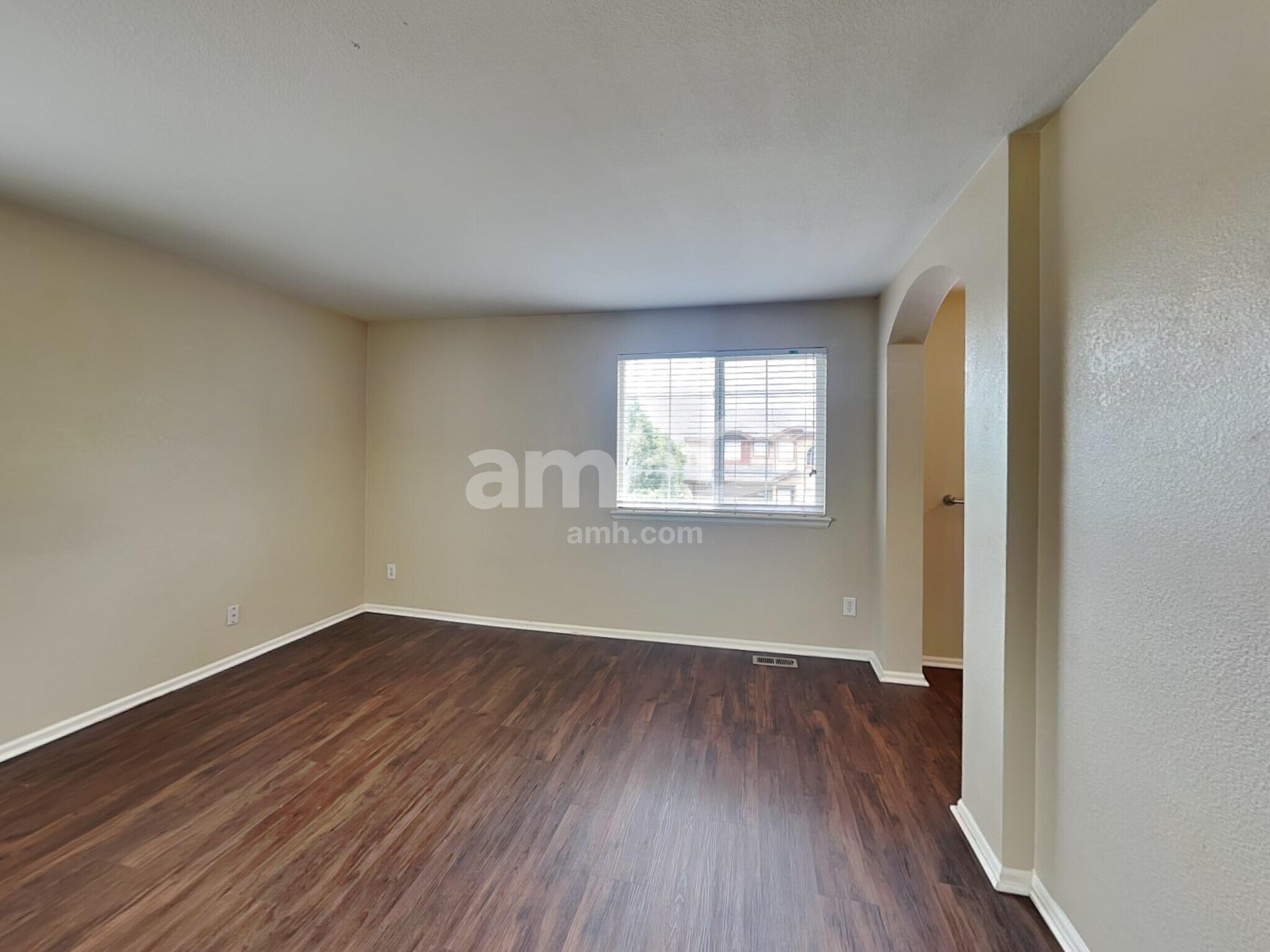 Building Photo - 9826 Kenton Cir