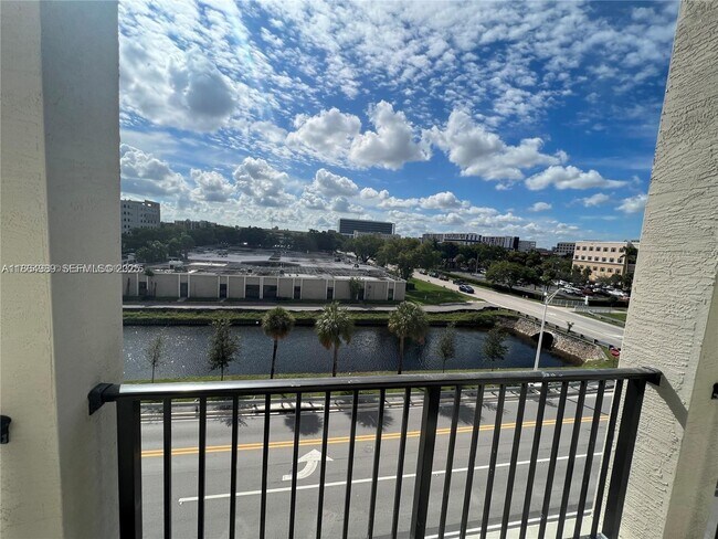 Building Photo - 8167 NW 41st St