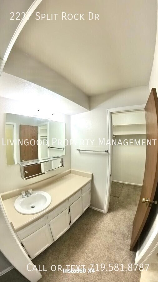 Building Photo - 2237 Split Rock Dr