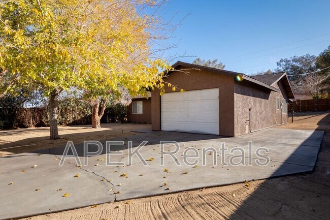 Building Photo - 61493 Desert Air Rd