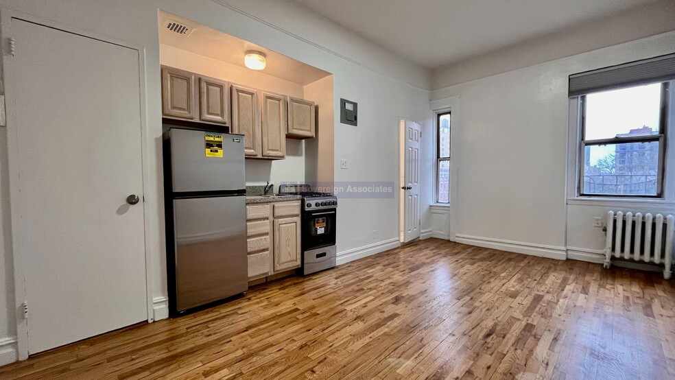 Primary Photo - 936 W End Ave