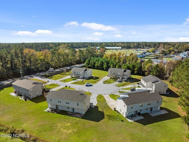 Building Photo - 104 E Coopers Ct