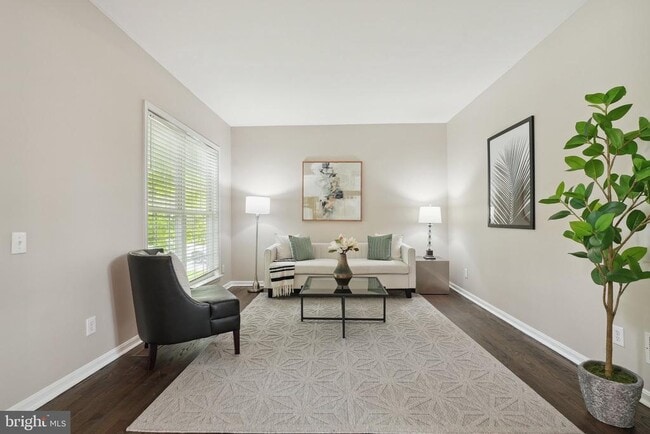 Building Photo - 51 Knickerbocker Ln