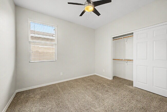Building Photo - Glendale Home