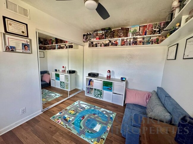 Building Photo - Beautifully Renovated 4BD/2BA Home in Central San Diego with Private Yard & Attached Car Garage!