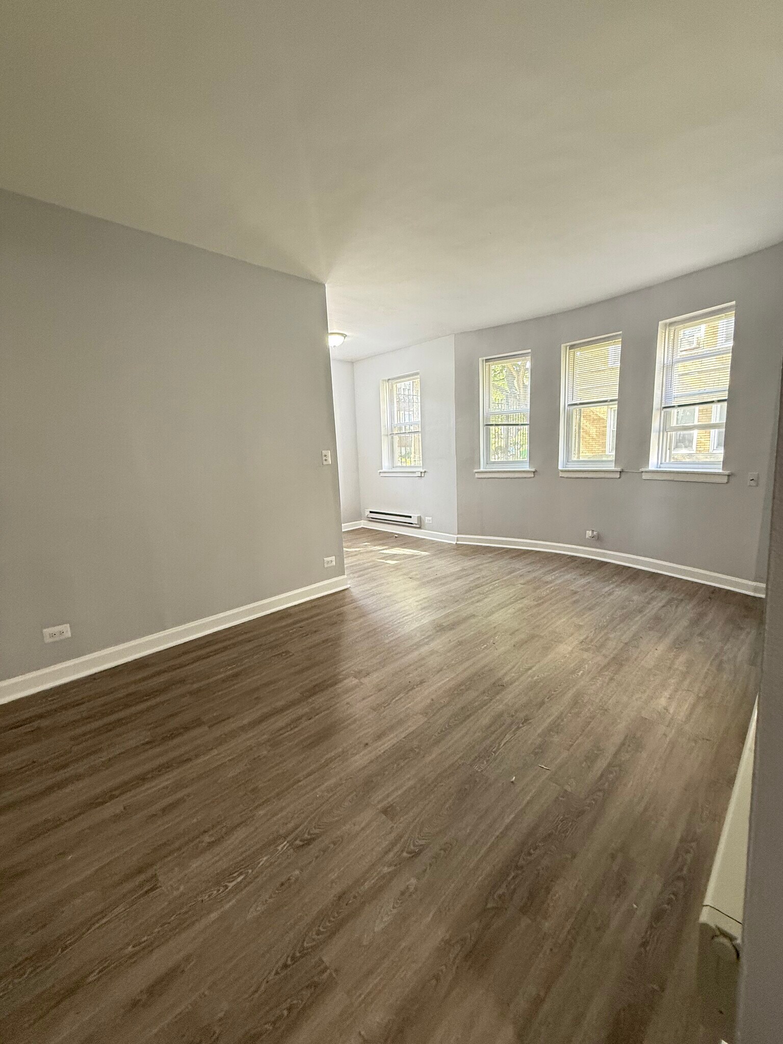 Building Photo - 4527 N Malden St