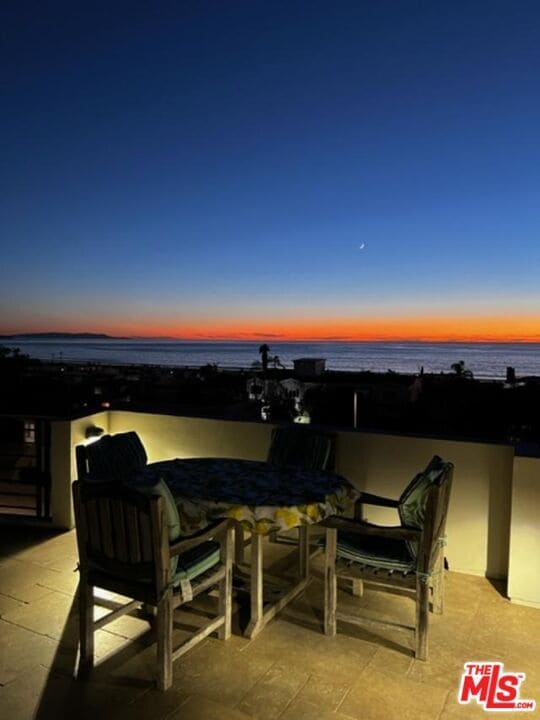 Building Photo - 318 26th St