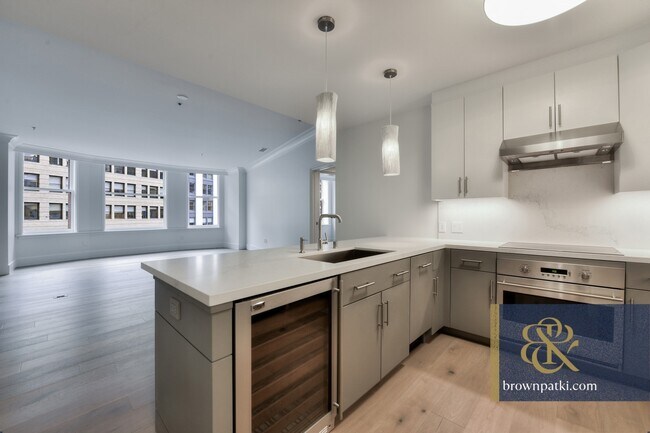 Building Photo - 680 Market St