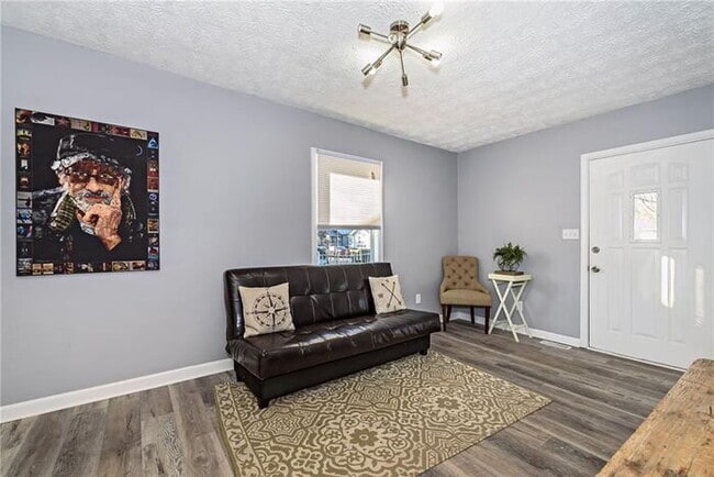 Building Photo - SOUTH BROAD RIPPLE 2 BEDROOM W/BASEMENT RECENTLY UPDATED