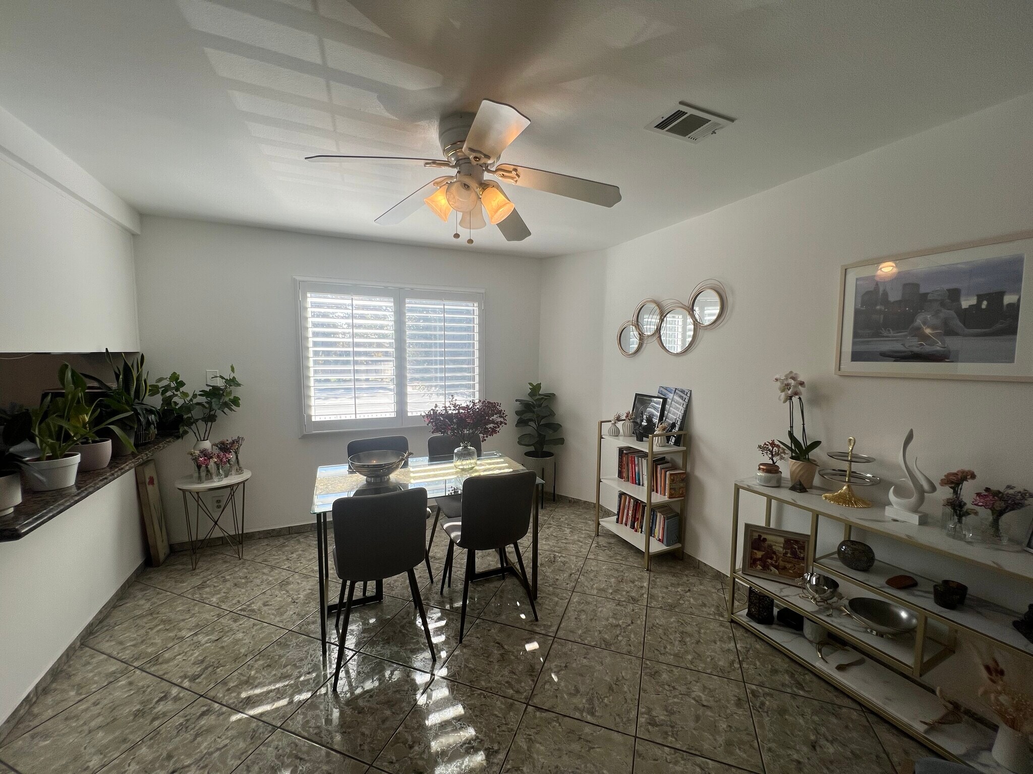 Building Photo - 9601 Sylmar Ave