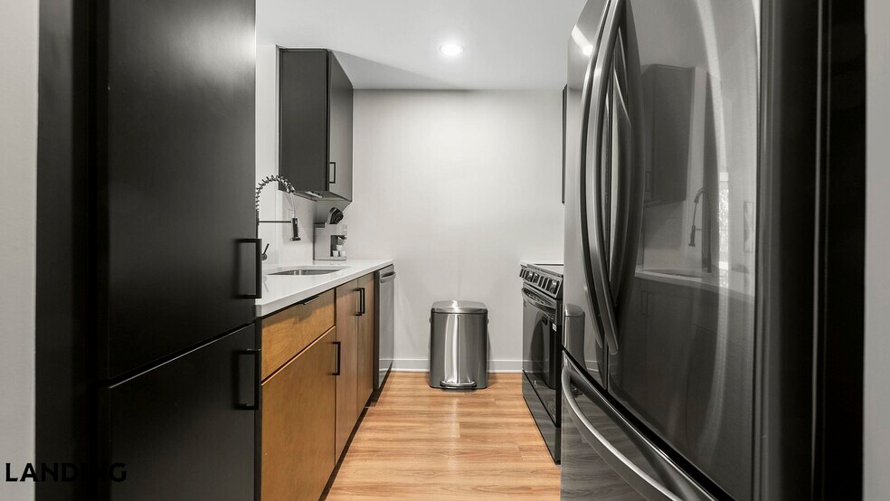 Building Photo - 1550 Clarendon Blvd