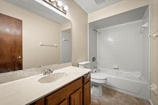 Building Photo - 3956 Hollows Dr