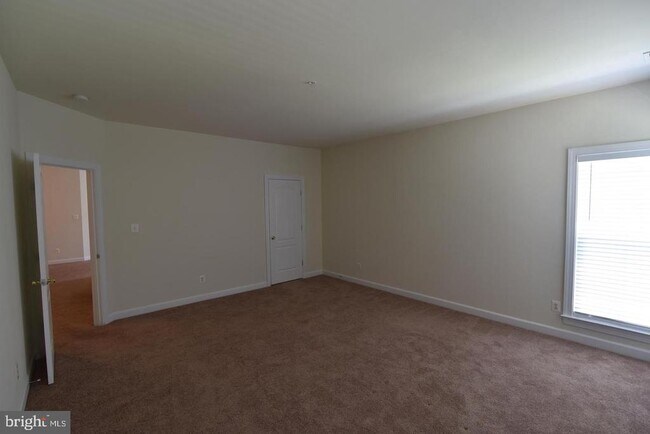 Building Photo - 139 Hokeland Dr