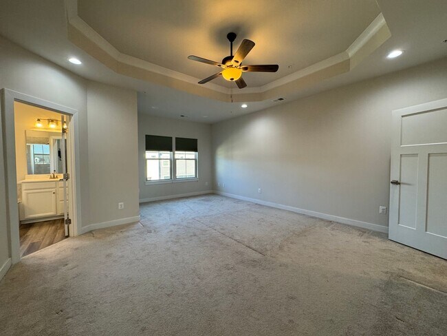 Building Photo - Modern 3 Bed 2.5 Bath Townhome In Beautiful Arcola Town Center