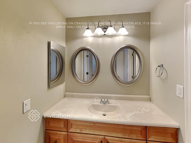 Building Photo - 2201 S Orange