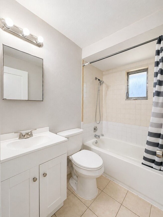 Building Photo - 5459/5461 Eleventh Ave