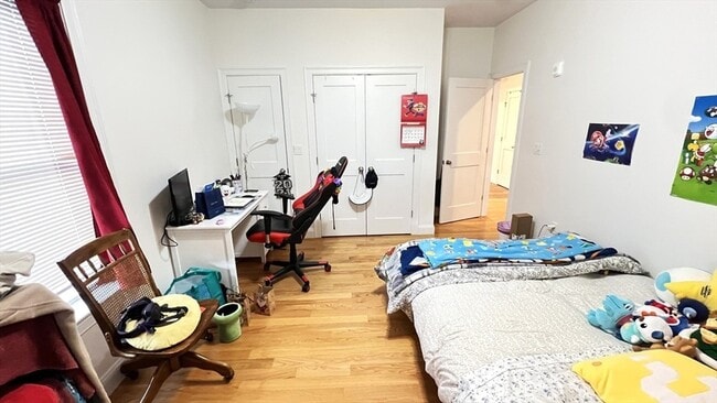 Building Photo - 489 Main St