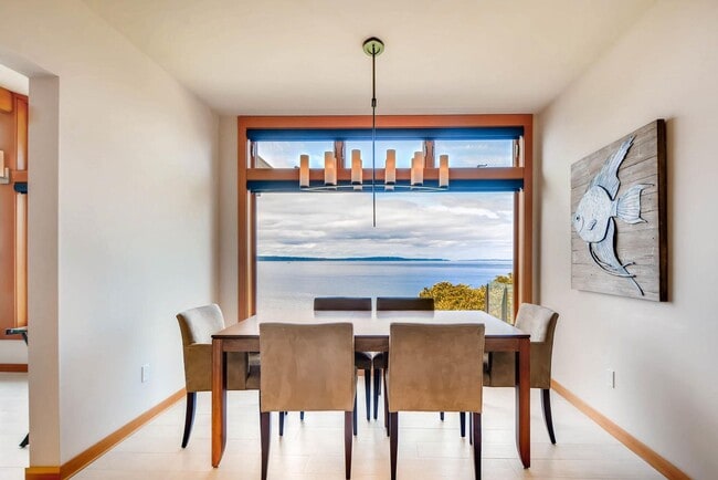 Building Photo - Blue Ridge Waterfront Home