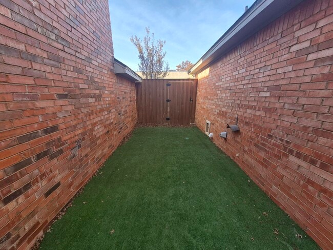 Building Photo - 5117 79th Dr