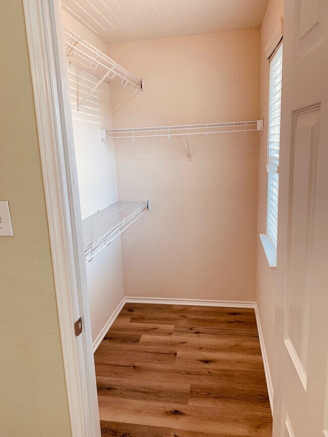 Building Photo - 10219 Roseangel Ln