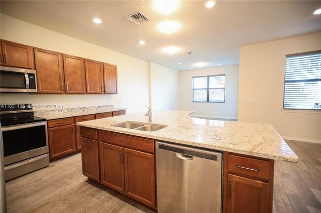 Building Photo - 8293 Cadre Noir Rd