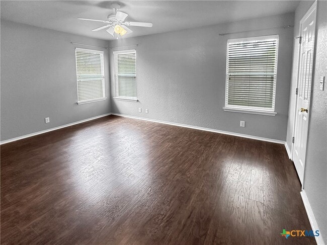 Building Photo - 2384 Medina Dr