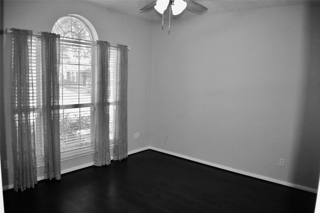 Building Photo - 21559 Kings Bend Dr