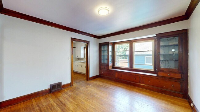 Building Photo - 4003 Behrwald Ave