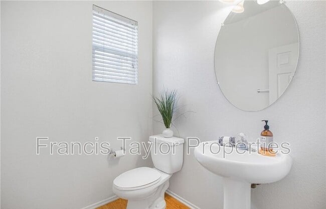 Building Photo - 33422 Scarborough Ln