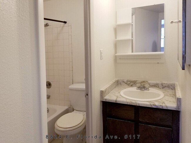 Building Photo - Great location off Leetsdale/Parker and Florida with lots of amenities such as AC, pool, hot tub,...