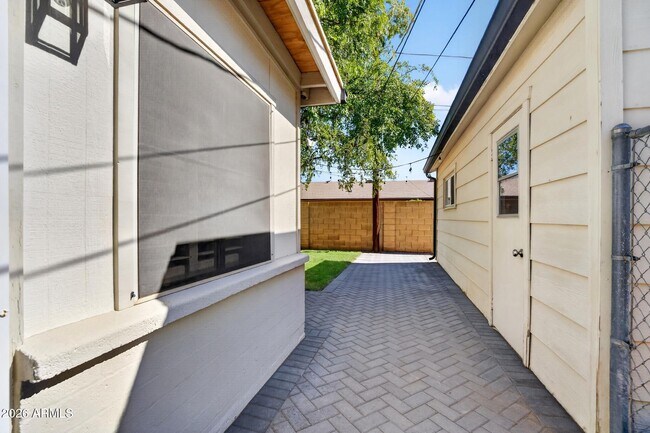 Building Photo - 1007 E Citrus Wy