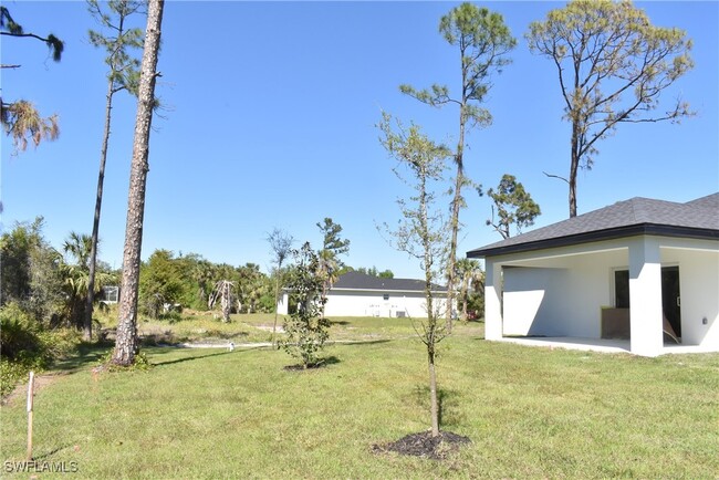 Building Photo - 4553 Midland St