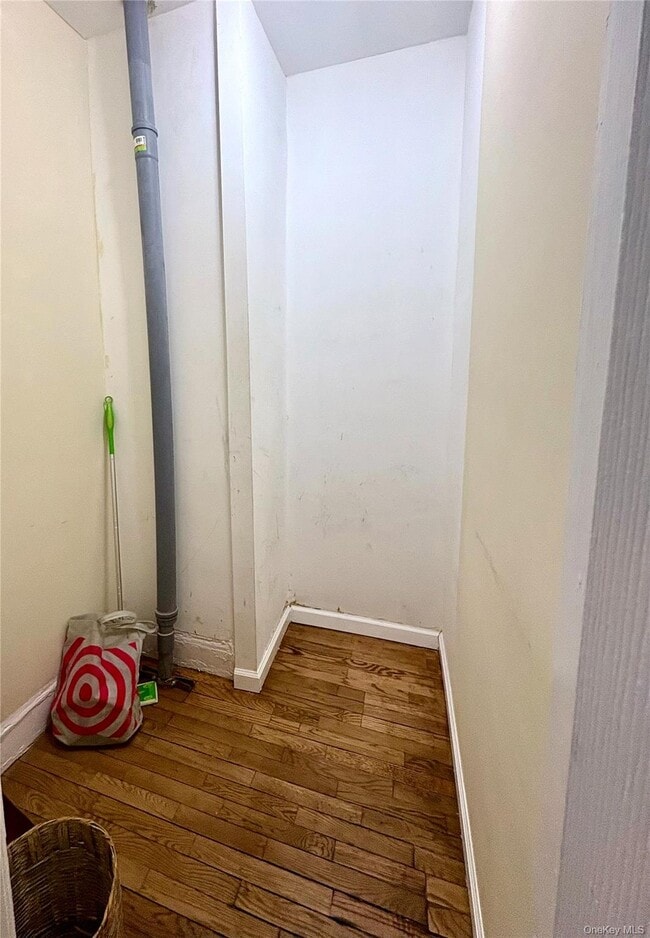 Building Photo - 88-69 Eldert Ln